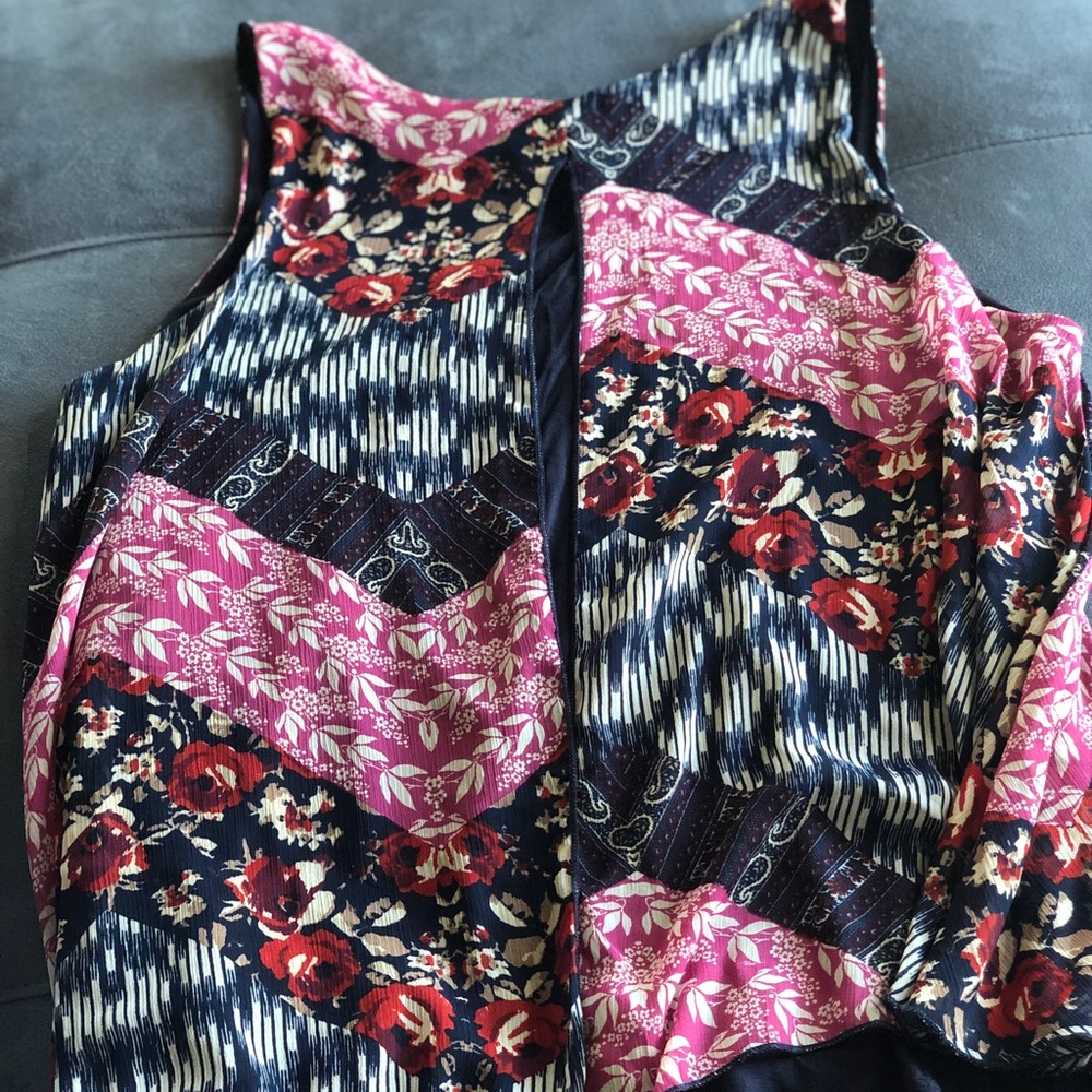 Top - Picture 2 of 2